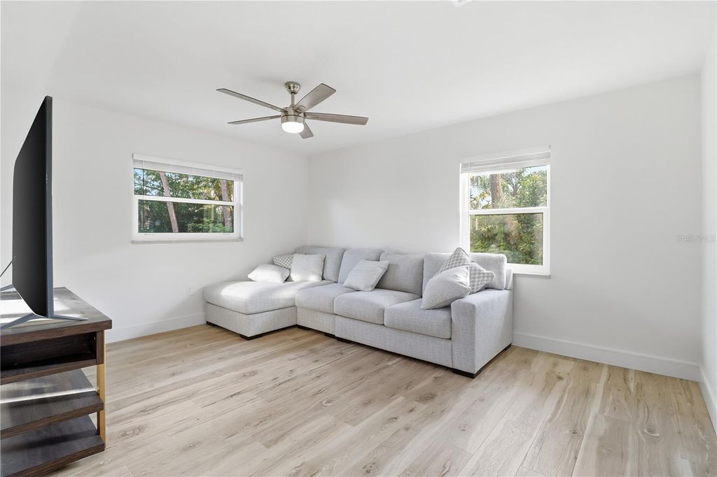 Image 11 of property listing at 1729 SE 3RD COURT, Crystal River, FL 34429