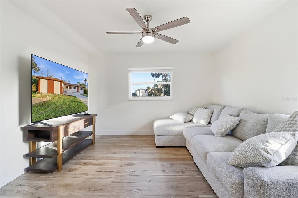 Image 12 of property listing at 1729 SE 3RD COURT, Crystal River, FL 34429