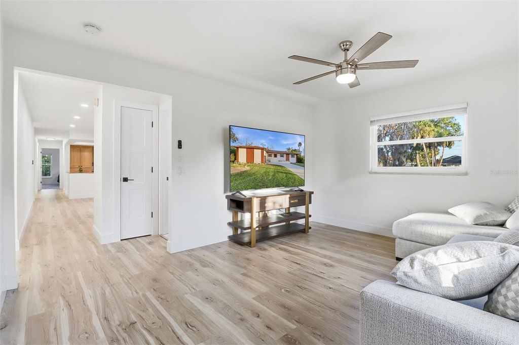 Image 13 of property listing at 1729 SE 3RD COURT, Crystal River, FL 34429