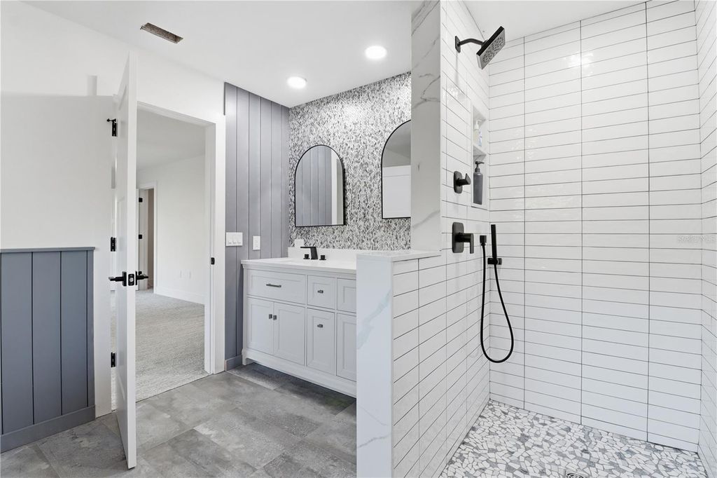 Image 24 of property listing at 1729 SE 3RD COURT, Crystal River, FL 34429