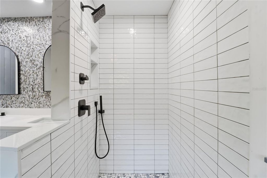 Image 25 of property listing at 1729 SE 3RD COURT, Crystal River, FL 34429