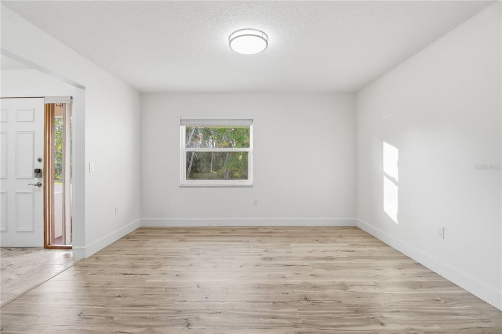 Image 34 of property listing at 1729 SE 3RD COURT, Crystal River, FL 34429