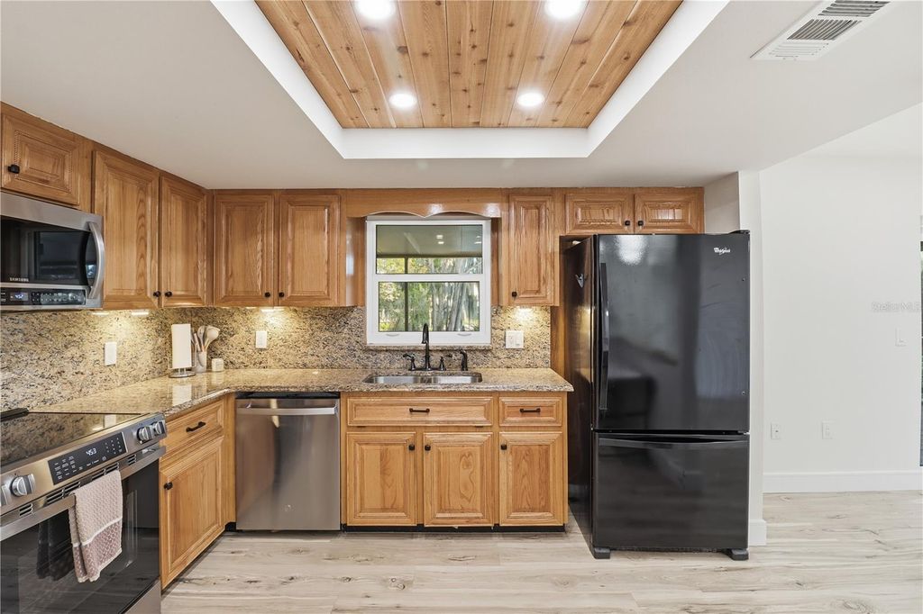 Image 35 of property listing at 1729 SE 3RD COURT, Crystal River, FL 34429