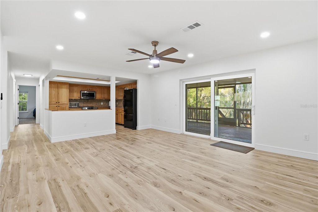 Image 38 of property listing at 1729 SE 3RD COURT, Crystal River, FL 34429