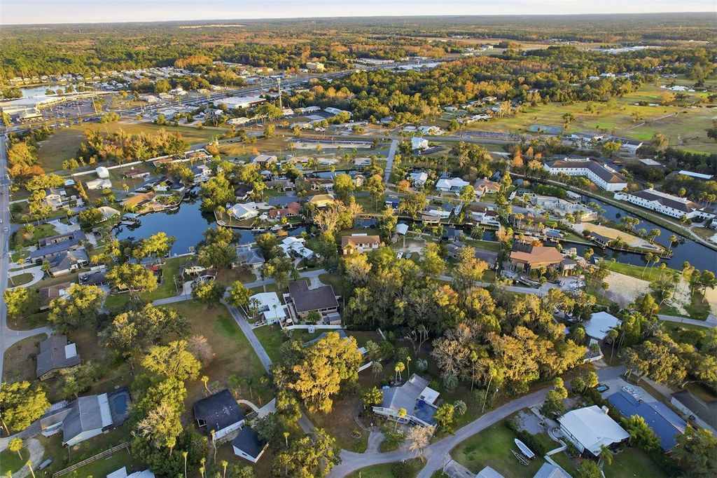 Image 43 of property listing at 1729 SE 3RD COURT, Crystal River, FL 34429