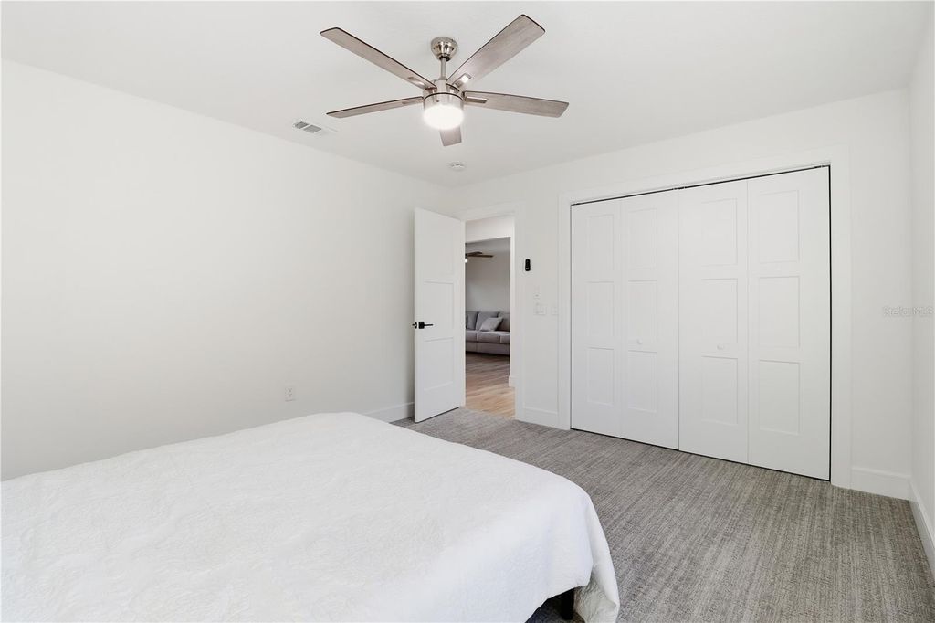 Image 6 of property listing at 1729 SE 3RD COURT, Crystal River, FL 34429