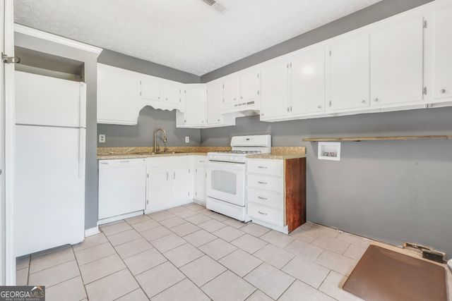 112 N Walkers Mill Road, Griffin, GA 30223