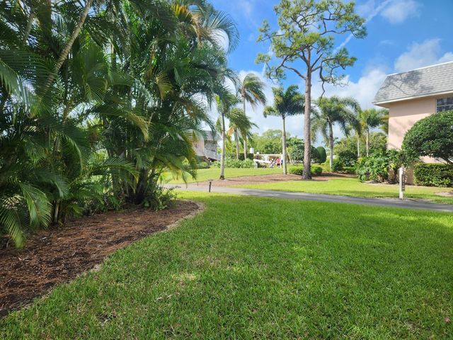 18081 SE Country Club Drive 259, Tequesta, FL 33469