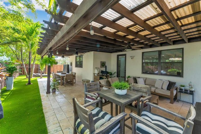 9805 NW 89th Ter 0, Doral, FL 33178