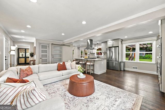 9875 La View Circle, Roswell, GA 30075