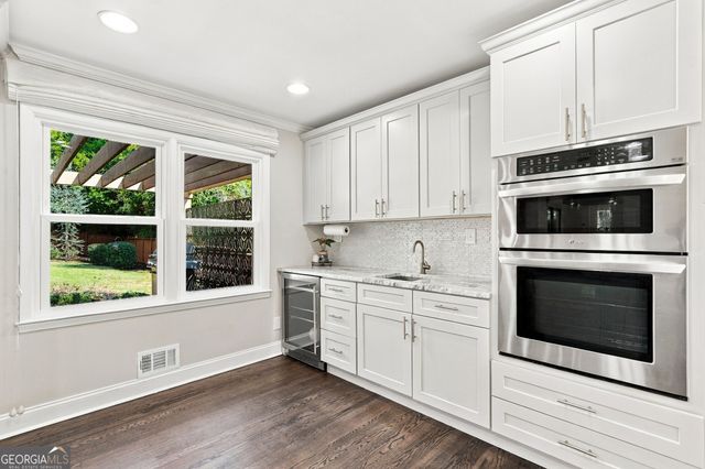 9875 La View Circle, Roswell, GA 30075