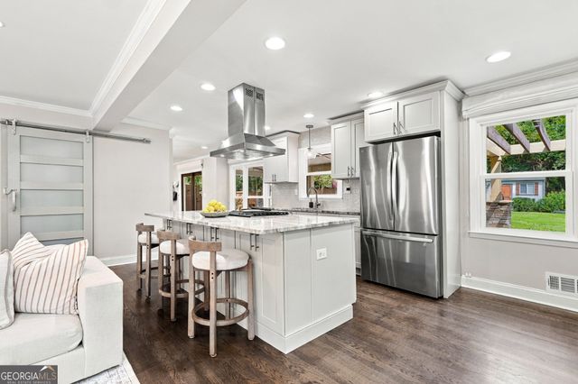 9875 La View Circle, Roswell, GA 30075