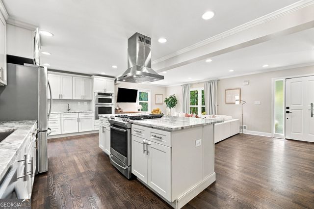 9875 La View Circle, Roswell, GA 30075