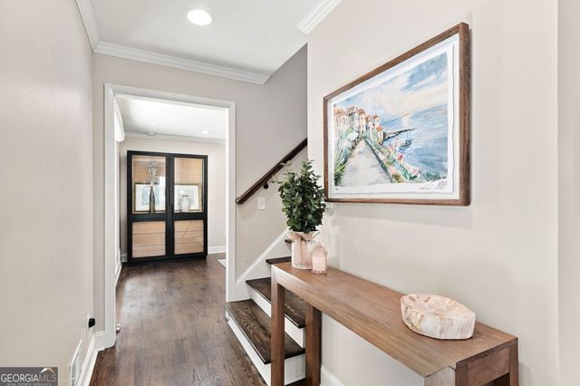 9875 La View Circle, Roswell, GA 30075