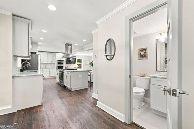 9875 La View Circle, Roswell, GA 30075