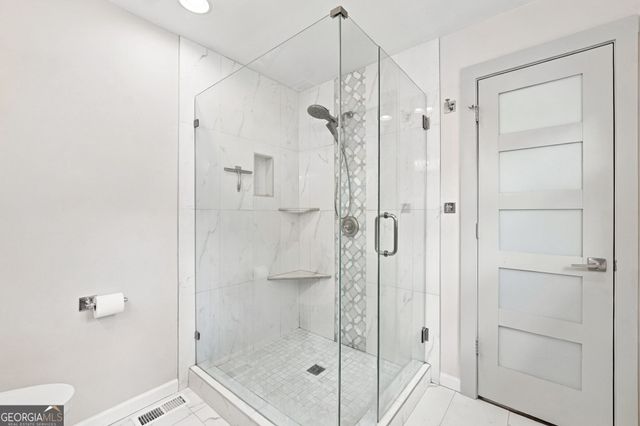 9875 La View Circle, Roswell, GA 30075