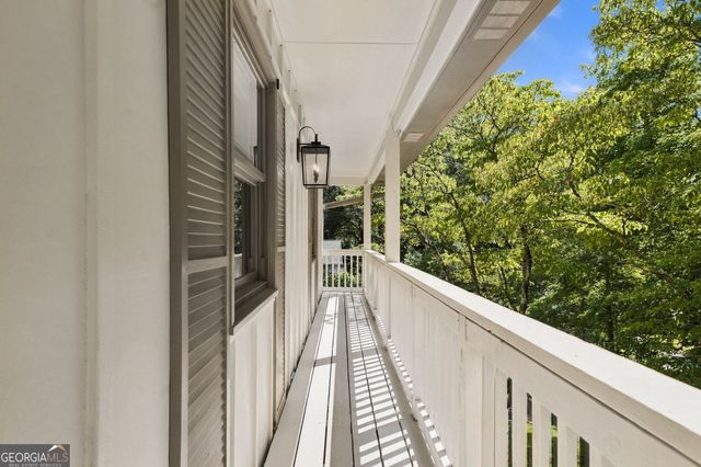 9875 La View Circle, Roswell, GA 30075
