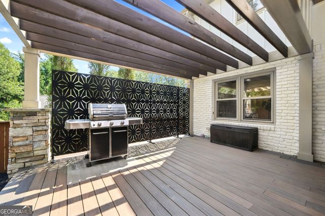 9875 La View Circle, Roswell, GA 30075