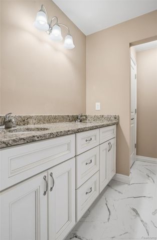 16515 Savor Lane, Clinton Charter Township, MI 48035