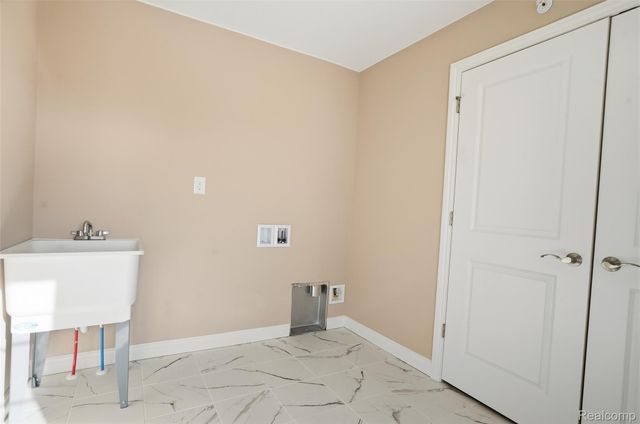 16515 Savor Lane, Clinton Charter Township, MI 48035