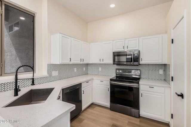 1521 E CHAMBERS Street, Phoenix, AZ 85040