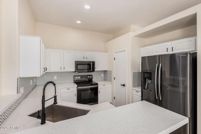 1521 E CHAMBERS Street, Phoenix, AZ 85040