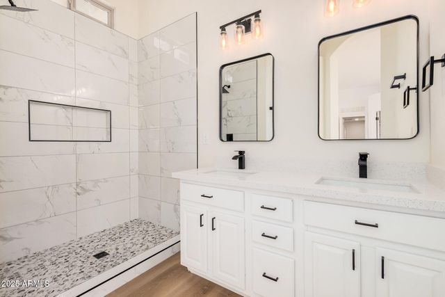 1521 E CHAMBERS Street, Phoenix, AZ 85040