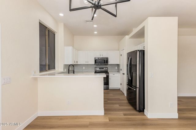 1521 E CHAMBERS Street, Phoenix, AZ 85040