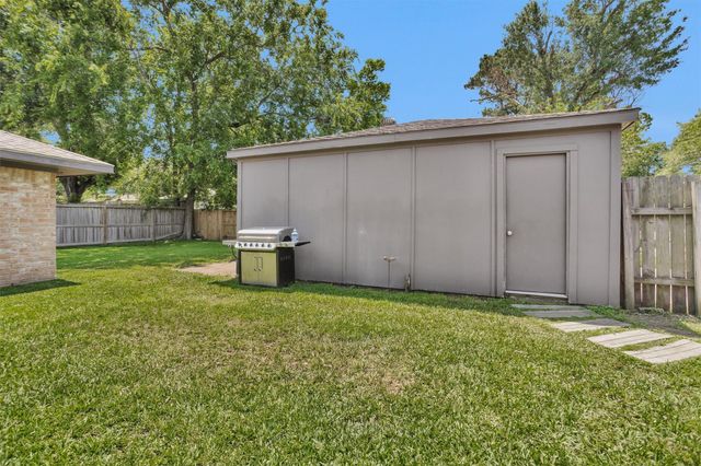 4735 Lost Oak Drive, Spring, TX 77388