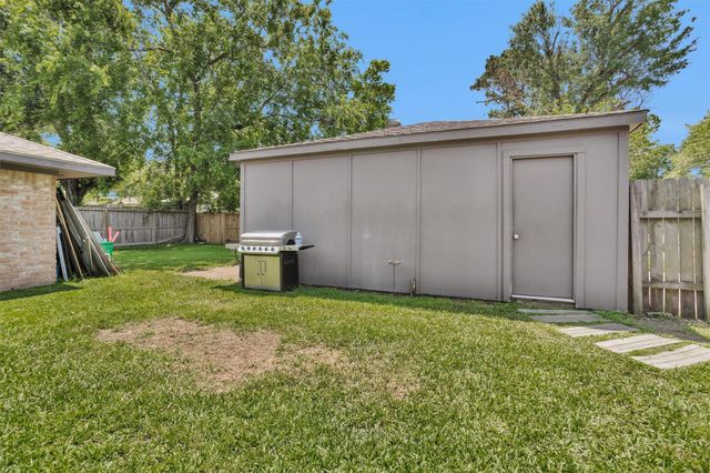 4735 Lost Oak Drive, Spring, TX 77388