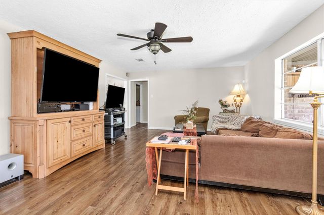 4735 Lost Oak Drive, Spring, TX 77388