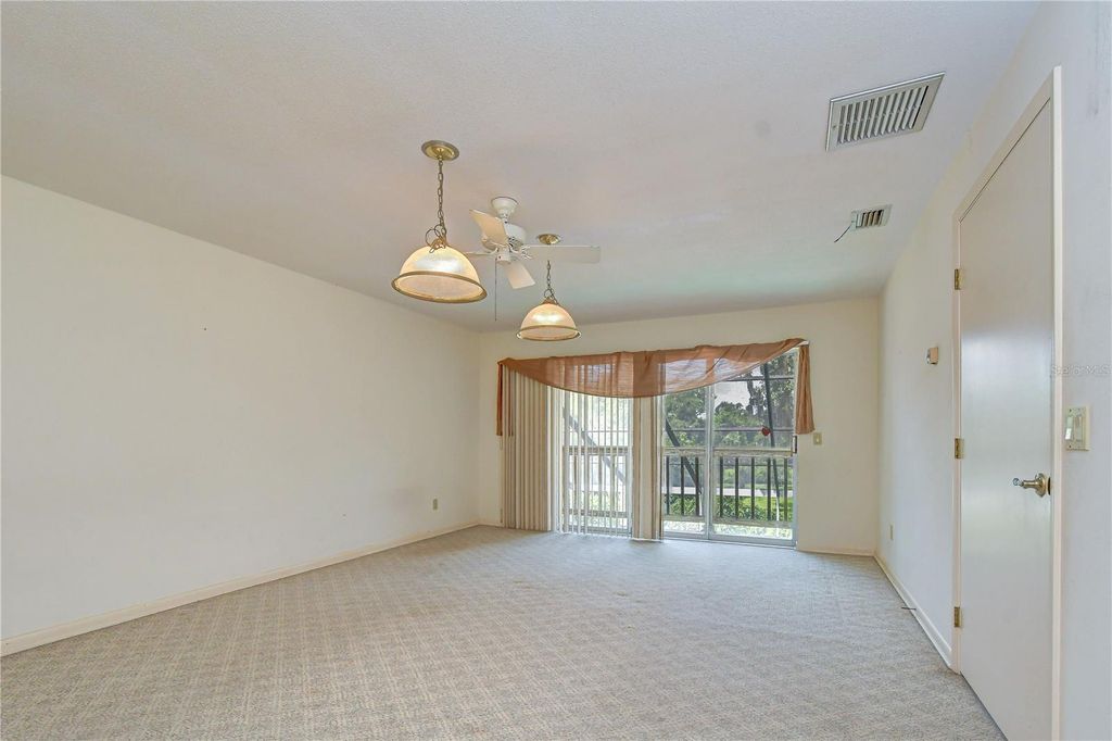 Image 30 of property listing at 914 S MILLER ROAD, Valrico, FL 33594