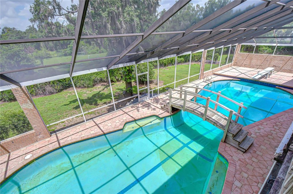 Image 38 of property listing at 914 S MILLER ROAD, Valrico, FL 33594