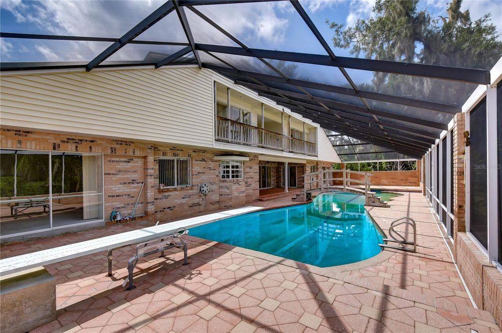 Image 39 of property listing at 914 S MILLER ROAD, Valrico, FL 33594