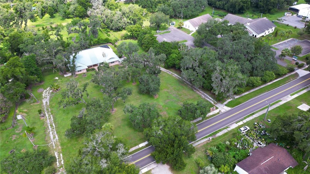 Image 48 of property listing at 914 S MILLER ROAD, Valrico, FL 33594