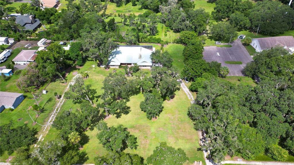 Image 49 of property listing at 914 S MILLER ROAD, Valrico, FL 33594