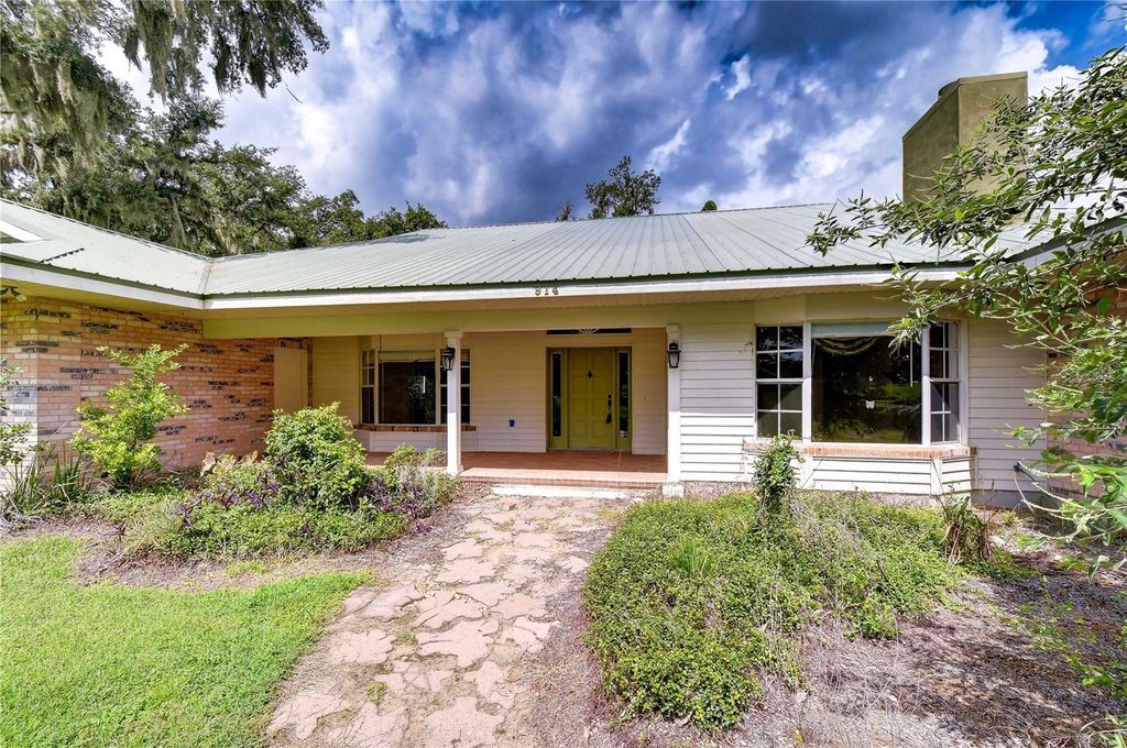 Image 50 of property listing at 914 S MILLER ROAD, Valrico, FL 33594