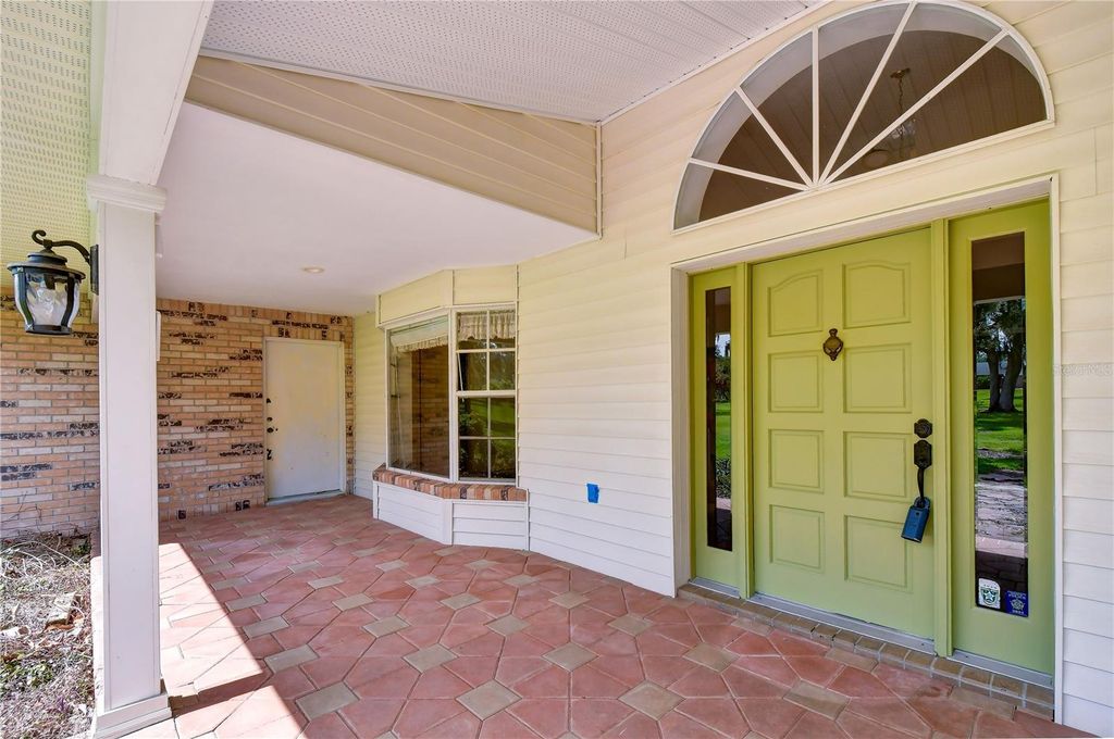 Image 51 of property listing at 914 S MILLER ROAD, Valrico, FL 33594