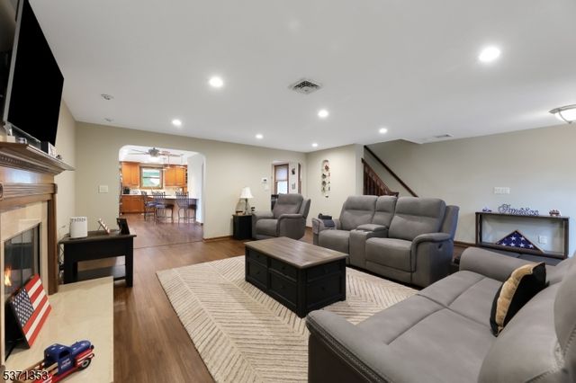 90 Weinmanns Blvd, Wayne Twp., NJ 07470