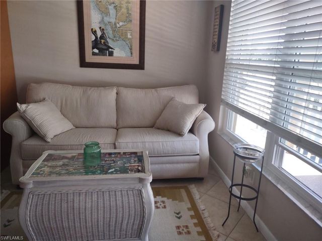 4417 Country Club BLVD B8, Cape Coral, FL 33904