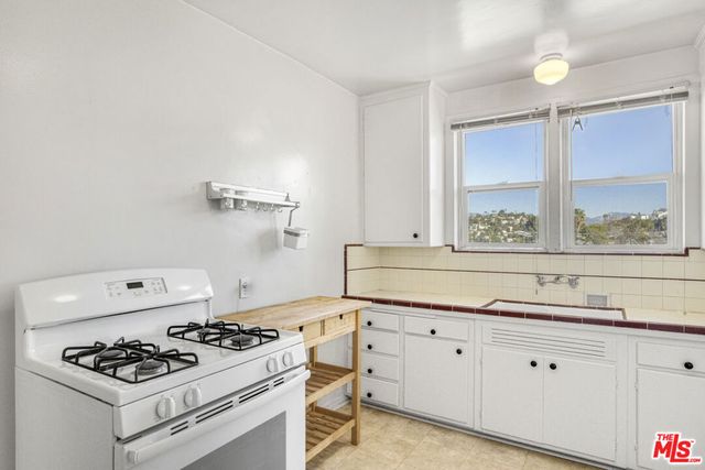 1437 Lucile Avenue, Los Angeles, CA 90026