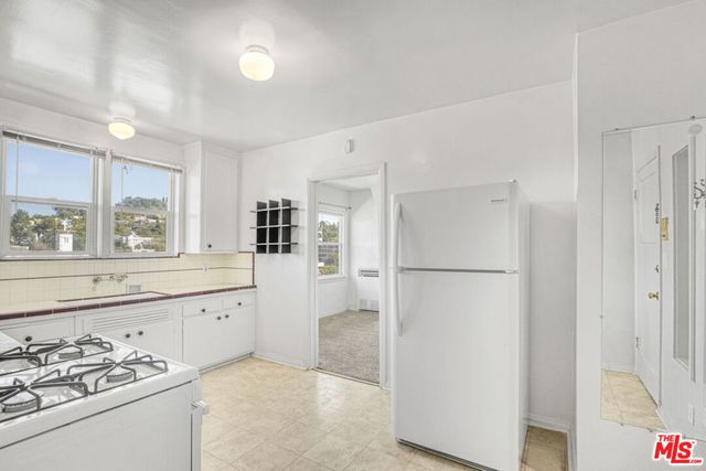 1437 Lucile Avenue, Los Angeles, CA 90026