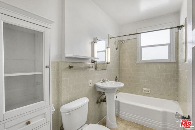 1437 Lucile Avenue, Los Angeles, CA 90026