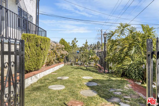 1437 Lucile Avenue, Los Angeles, CA 90026