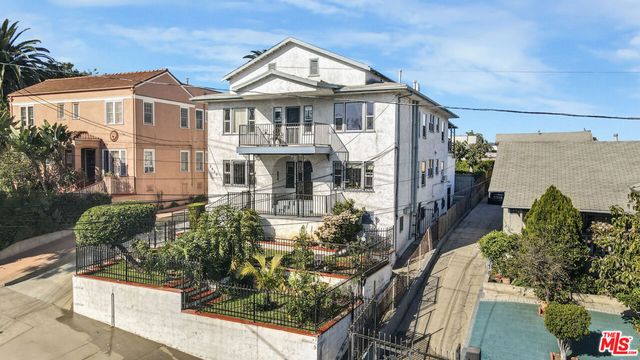 1437 Lucile Avenue, Los Angeles, CA 90026