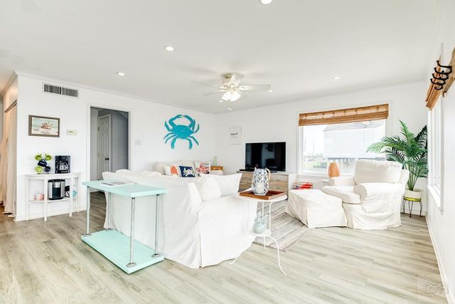 21321 Gulf, Galveston, TX 77554