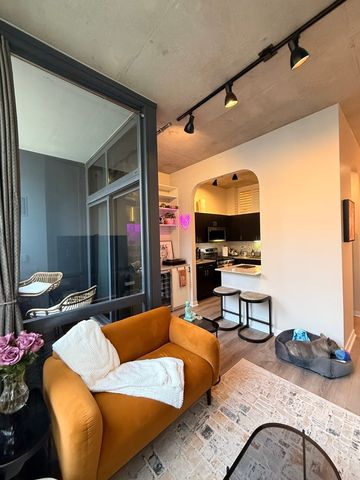 235 W Van Buren Street 1519, Chicago, IL 60607