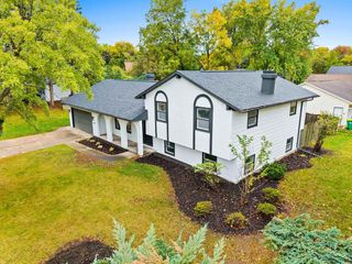 2437 DEER TRAIL, Green Bay, WI 54302