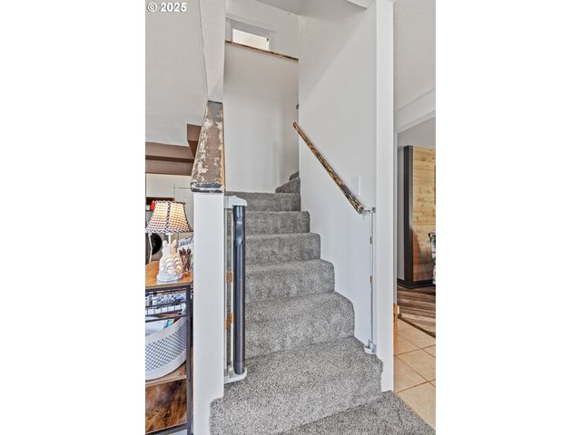 1753 20TH St, Myrtle Point, OR 97458