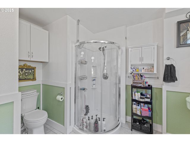 1753 20TH St, Myrtle Point, OR 97458